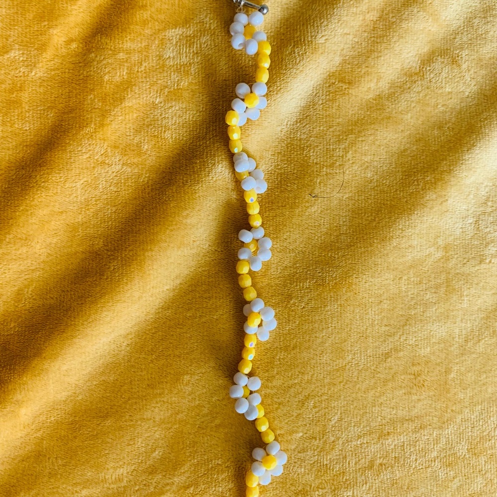 White and yellow flower bracelet
